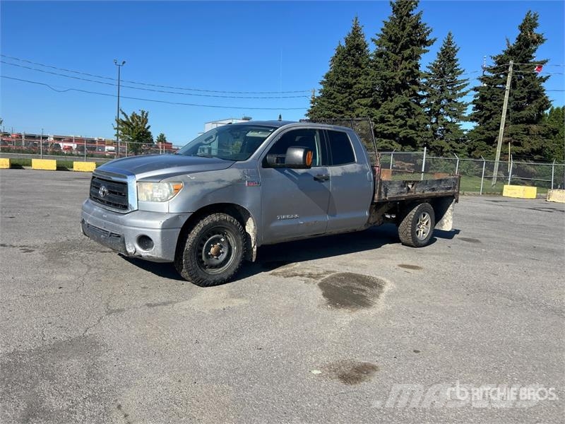 Toyota Tundra 4x4 Crew Cab Flatbed Truck Camiones plataforma