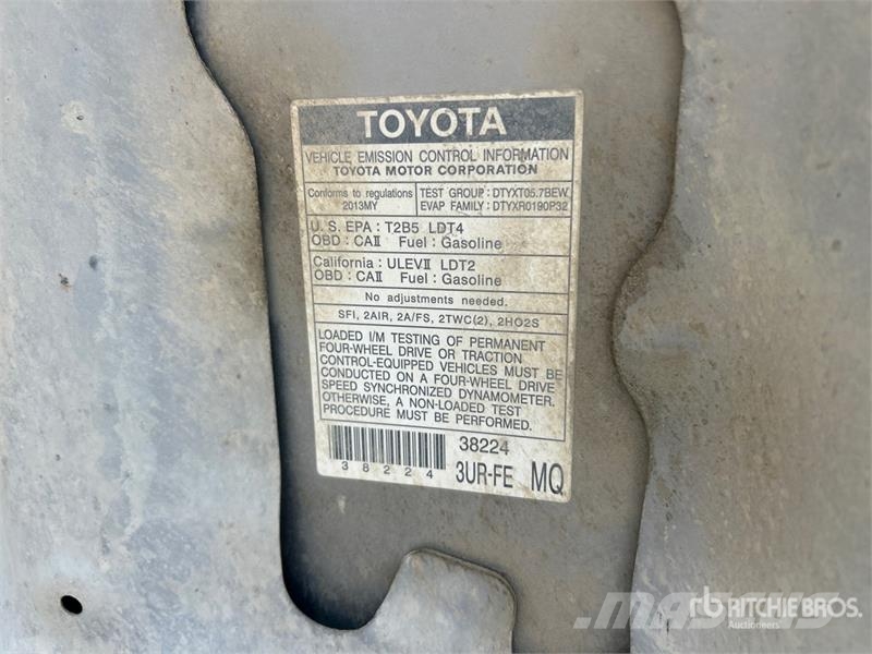 Toyota Tundra 4x4 Crew Cab Flatbed Truck Camiones plataforma