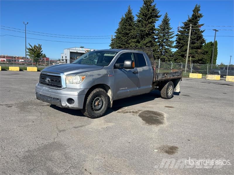 Toyota Tundra 4x4 Crew Cab Flatbed Truck Camiones plataforma