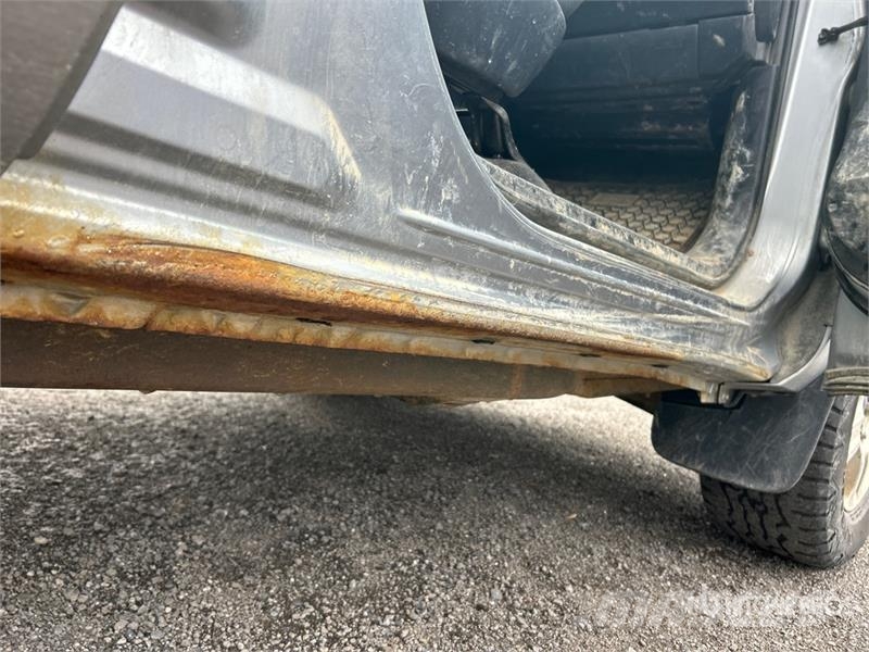 Toyota Tundra SR5 4x4 Crew Cab Pickup Ostalo