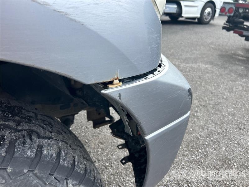 Toyota Tundra SR5 4x4 Crew Cab Pickup Ostalo
