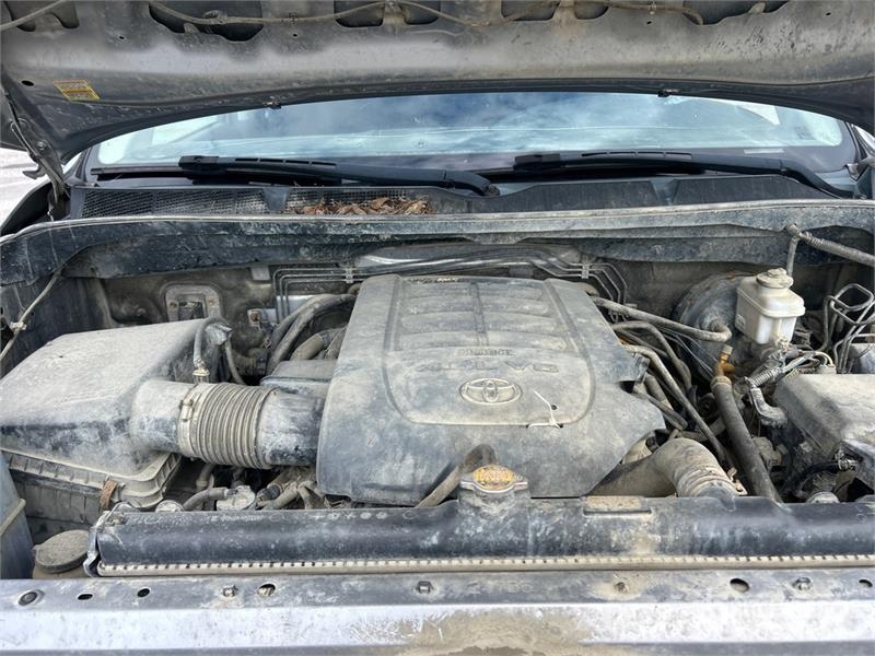 Toyota Tundra SR5 4x4 Crew Cab Pickup Ostalo
