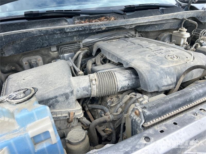 Toyota Tundra SR5 4x4 Crew Cab Pickup Ostalo