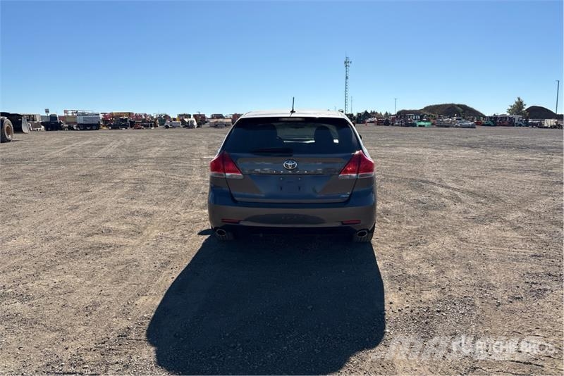 Toyota Venza AWD SUV سيارات
