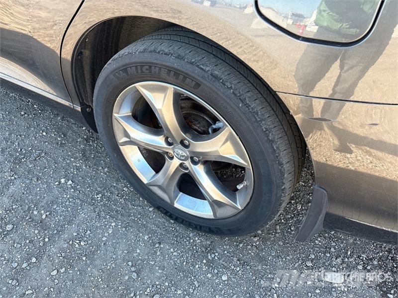 Toyota Venza AWD SUV سيارات