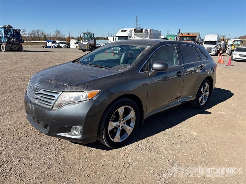 Toyota Venza AWD SUV سيارات