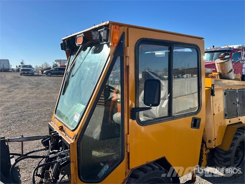 Trackless MT5T Municipal Tractor Būvniecība- Citi