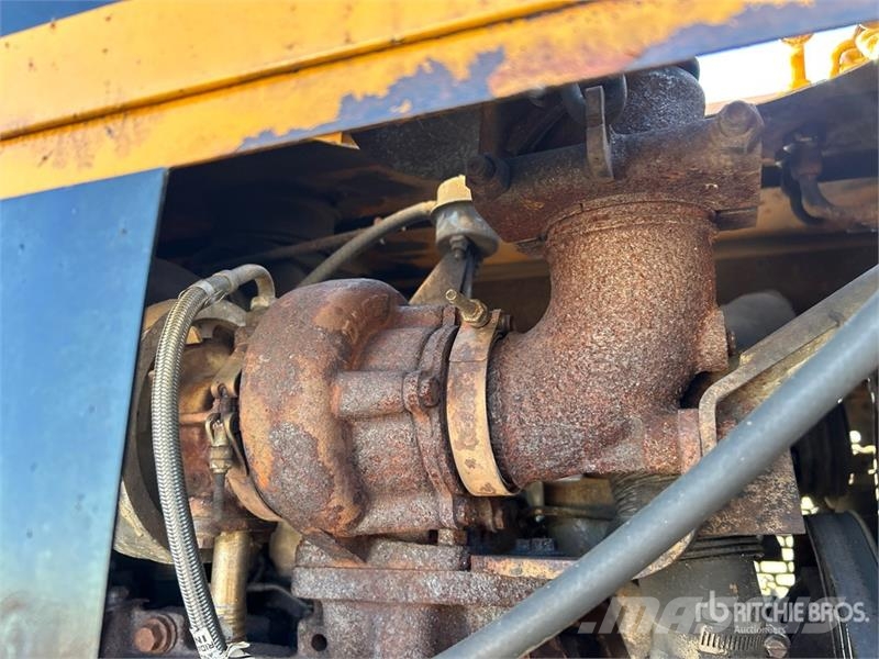 Trackless MT5T Municipal Tractor Būvniecība- Citi