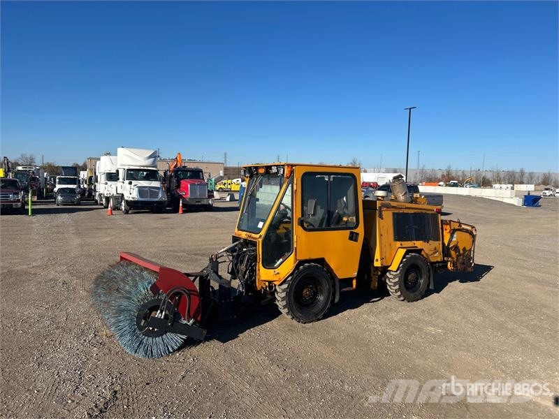 Trackless MT5T Municipal Tractor Būvniecība- Citi