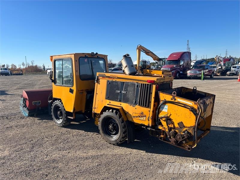 Trackless MT5T Municipal Tractor Būvniecība- Citi