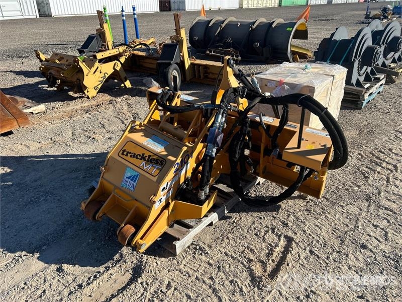 Trackless MTCP 18 in Cold Planer Attachment Freze za asfalt