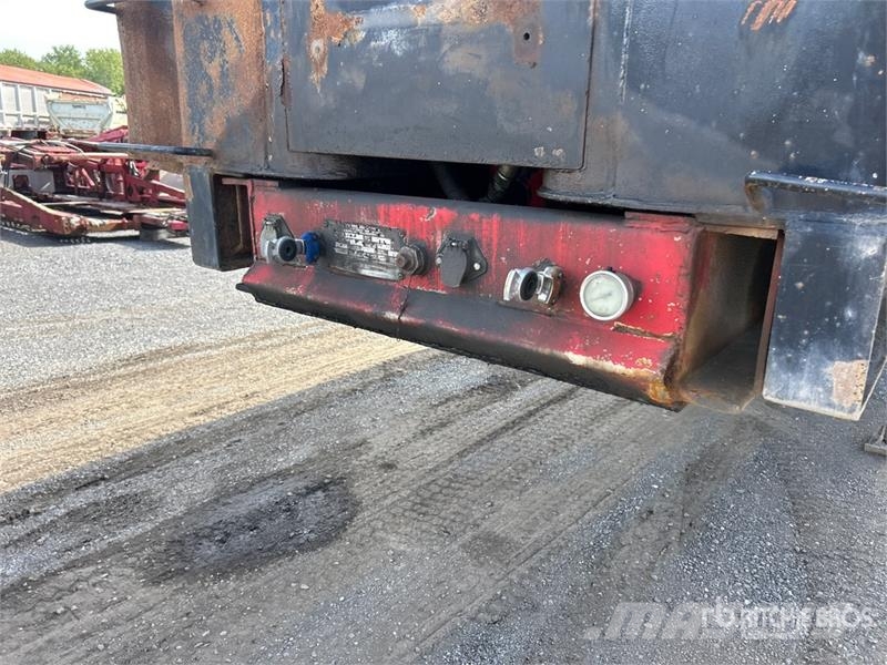  Trail 26 ft T/A End Dump er Самоскиди