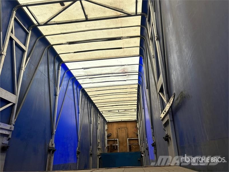 Trail King 48 ft T/A Lowboy Curtain Side Trailer Caja de lona