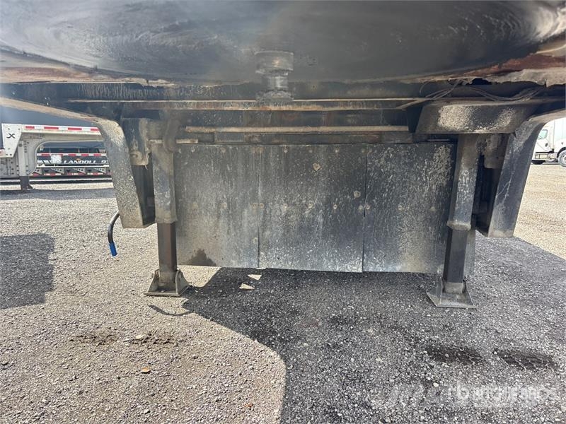Trail King 53 ft Tri/A Hydraulic Tail Trailer Dieplader