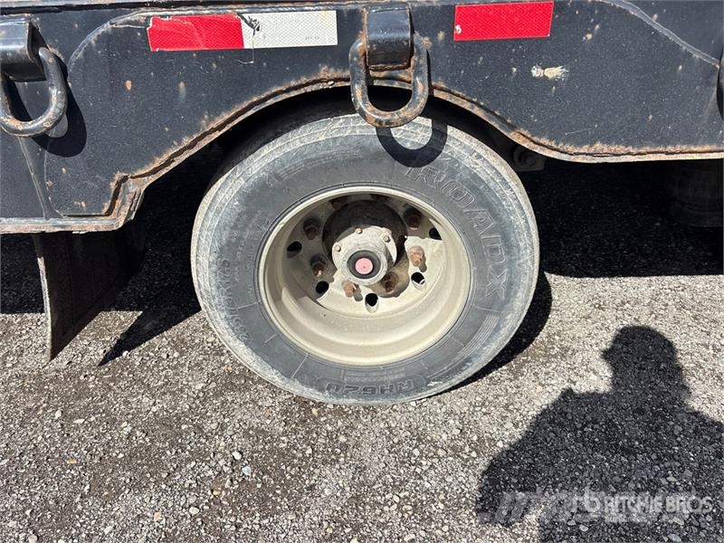 Trail King 53 ft Tri/A Hydraulic Tail Trailer Dieplader