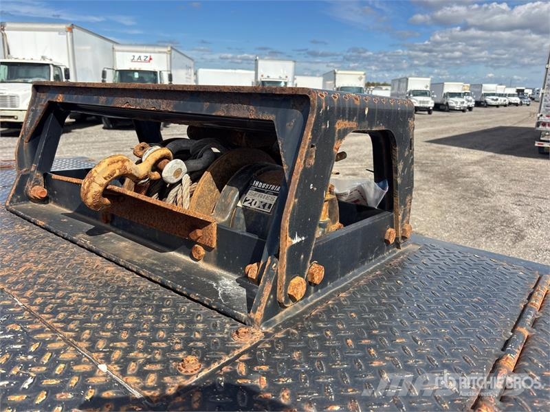 Trail King 53 ft Tri/A Hydraulic Tail Trailer Dieplader