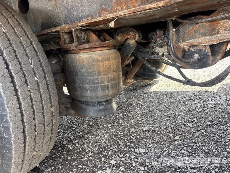 Trail King 53 ft Tri/A Hydraulic Tail Trailer Dieplader