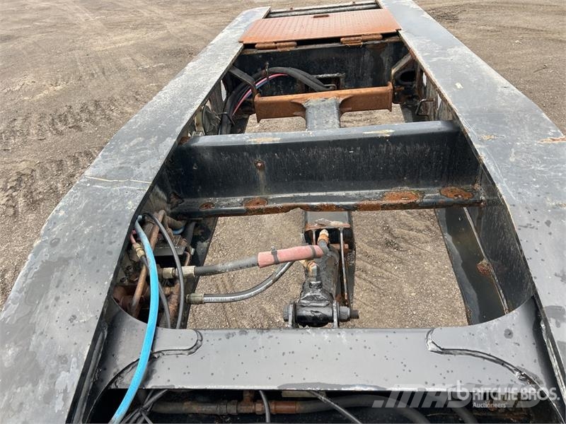 Trail King TK1 Tri/A Removable Gooseneck Lowboy Trailer Низькорамні причепи