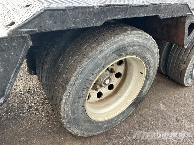 Trail King TK1 Tri/A Removable Gooseneck Lowboy Trailer Низькорамні причепи