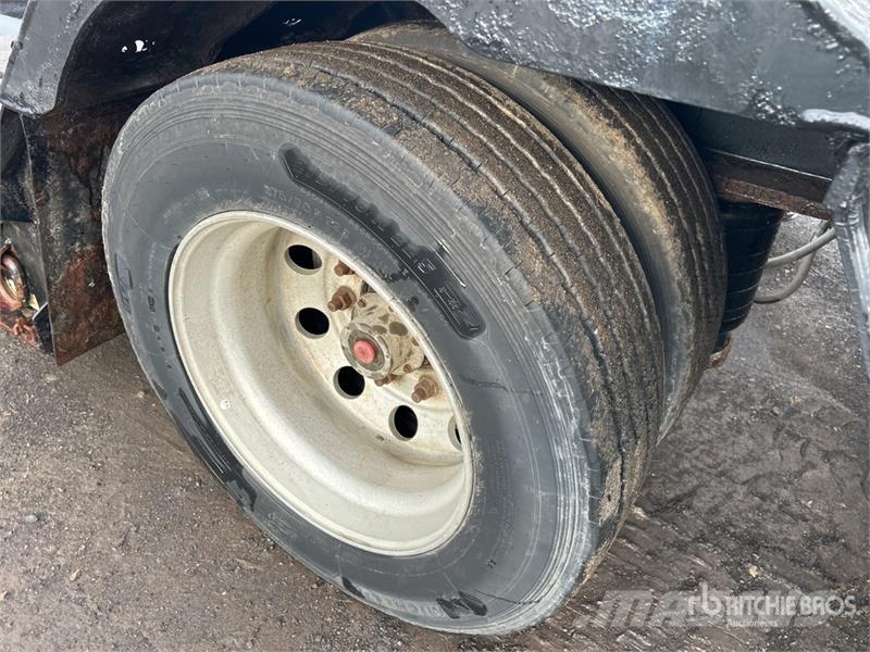 Trail King TK1 Tri/A Removable Gooseneck Lowboy Trailer Низькорамні причепи