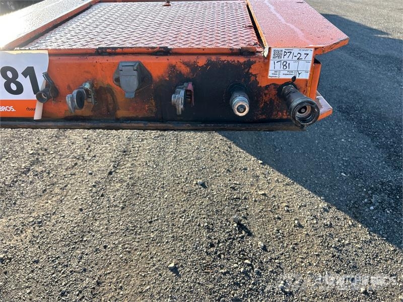 Trail King TK100HDG Tri/A Lowboy Trailer Nizki nakladalci