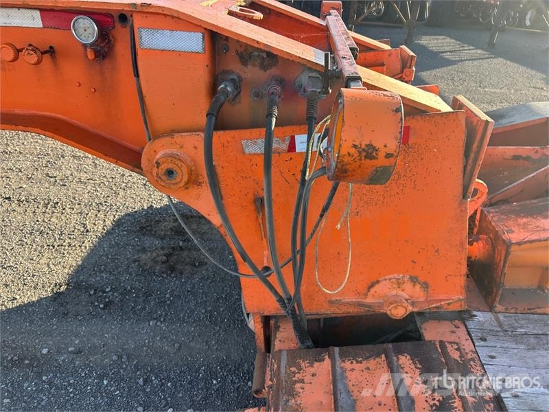 Trail King TK100HDG Tri/A Lowboy Trailer Nizki nakladalci
