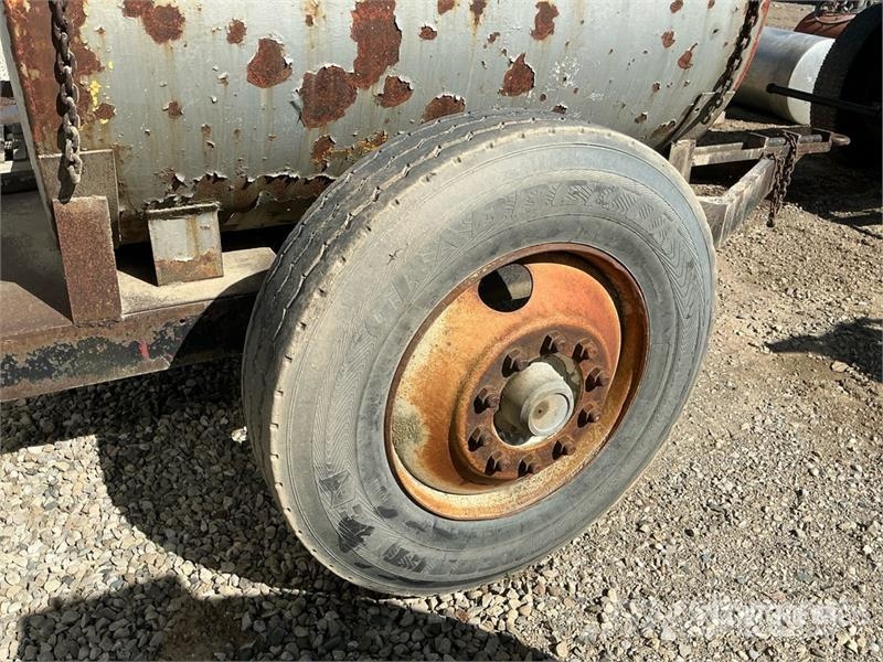 Trailer Mounted Fuel Tank Kraftstoff- und Zusatzstoffbehälter