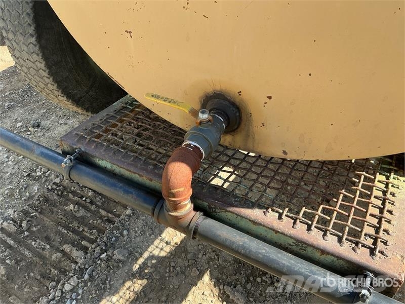 Trailer Mounted Fuel Tank Fuel and additive tanks