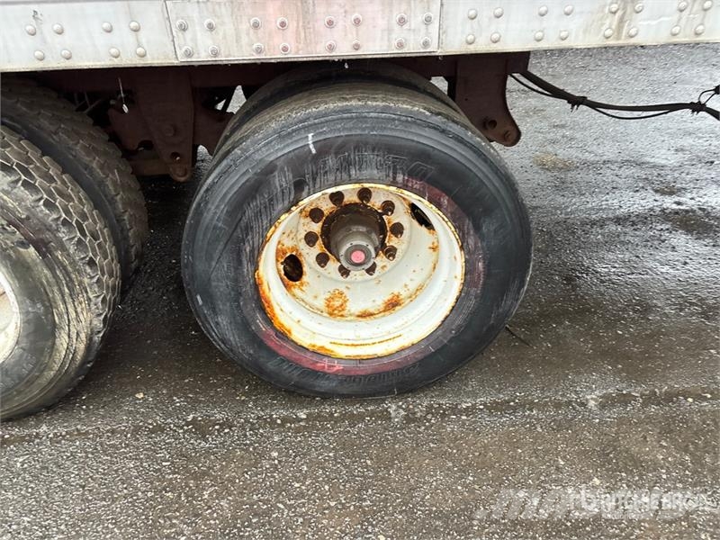 Trailmobile 35 ft x 102 in T/A Heated Van Trailer Skappåbygg
