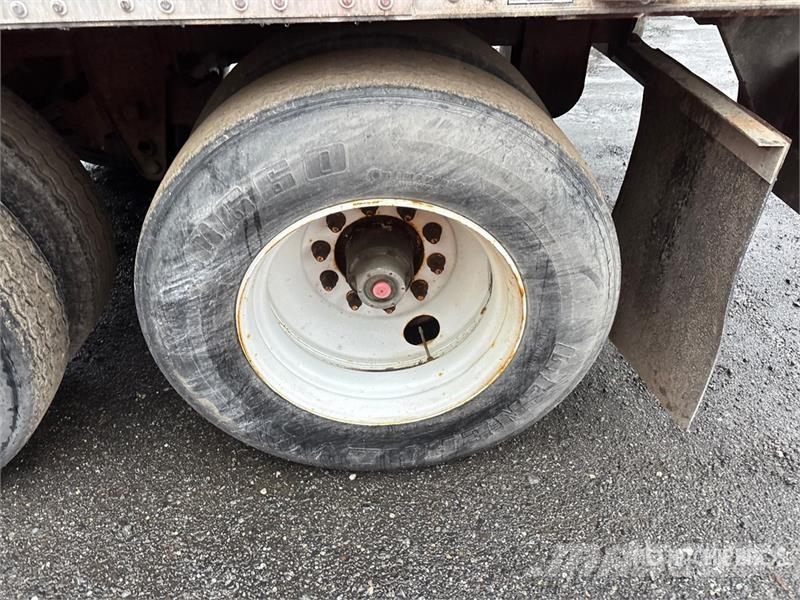 Trailmobile 35 ft x 102 in T/A Heated Van Trailer Skappåbygg