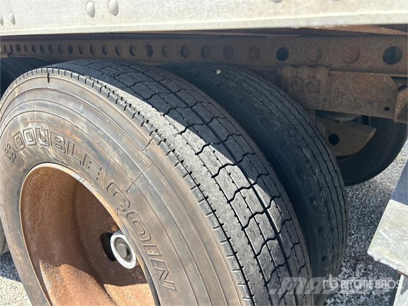Trailmobile 53 ft x 102 in T/A Van Trailer مقطورات ذات هيكل صندوقي