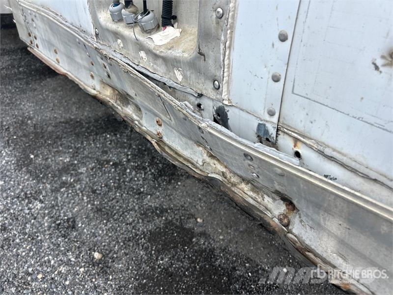 Trailmobile 53 ft x 102 in T/A Van Trailer Furgons