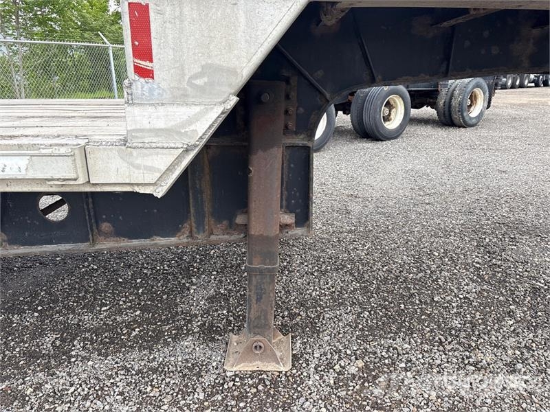 Transcraft 53 ft T/A Spread Axle Step Deck Trailer Zemie treileri