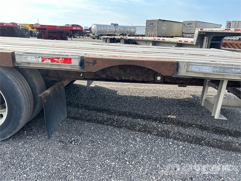 Transcraft 53 ft T/A Step Deck Trailer Low loaders