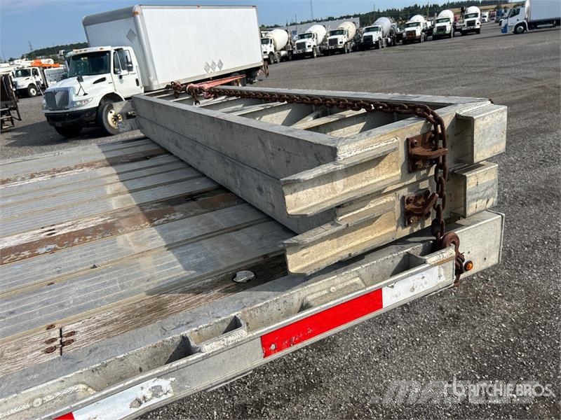 Transcraft 53 ft T/A Step Deck Trailer Low loaders