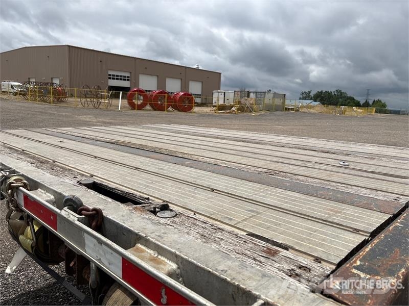 Transcraft 53 ft T/A Spread Axle Step Deck Trailer Zemie treileri