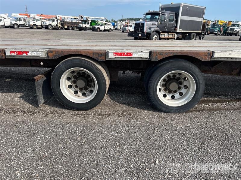 Transcraft 53 ft T/A Step Deck Trailer Low loaders