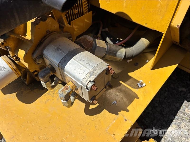 Trench Compactor (Inoperable) Augsnes blīvētāji