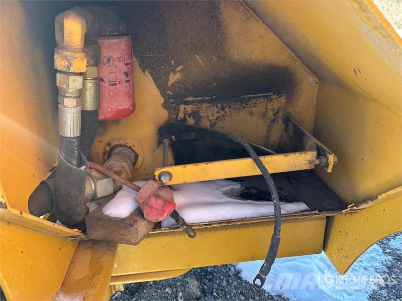  Trench Compactor (Inoperable) Augsnes blīvētāji