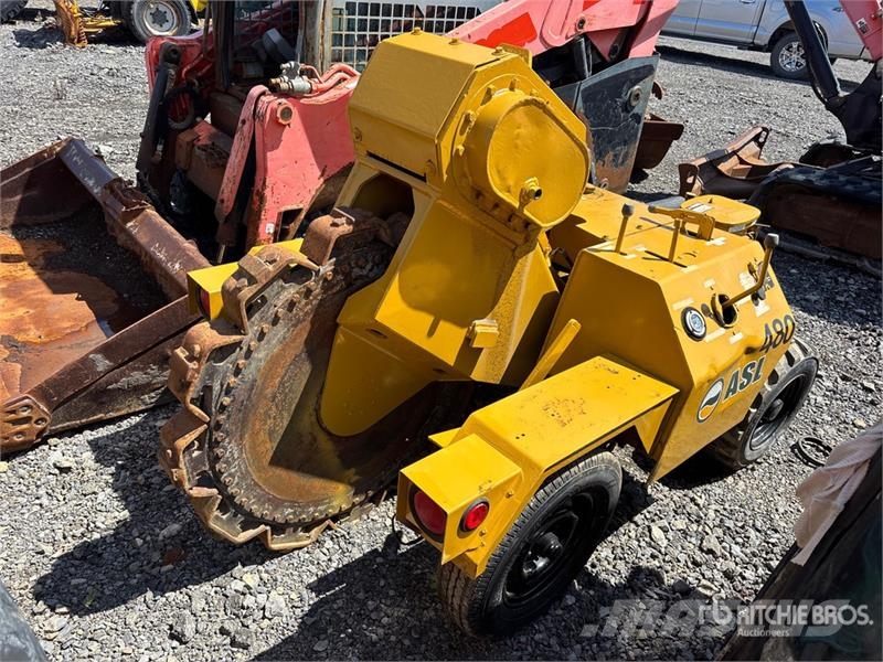  Trench Compactor (Inoperable) Augsnes blīvētāji