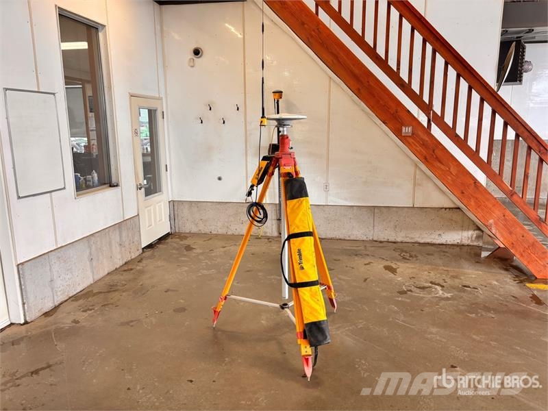 Trimble R750 Grade Control GNSS Receiver مكونات أخرى