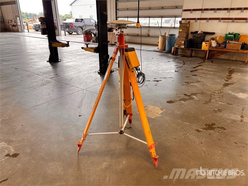 Trimble R750 Grade Control GNSS Receiver مكونات أخرى