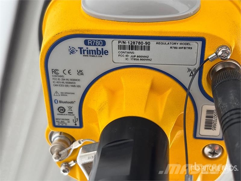 Trimble R780 Rover Grade Control GNSS Receiver مكونات أخرى