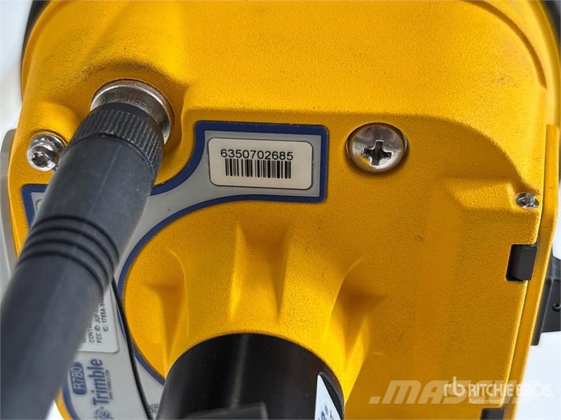 Trimble R780 Rover Grade Control GNSS Receiver مكونات أخرى