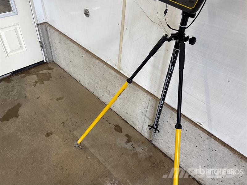Trimble R780 Rover Grade Control GNSS Receiver مكونات أخرى
