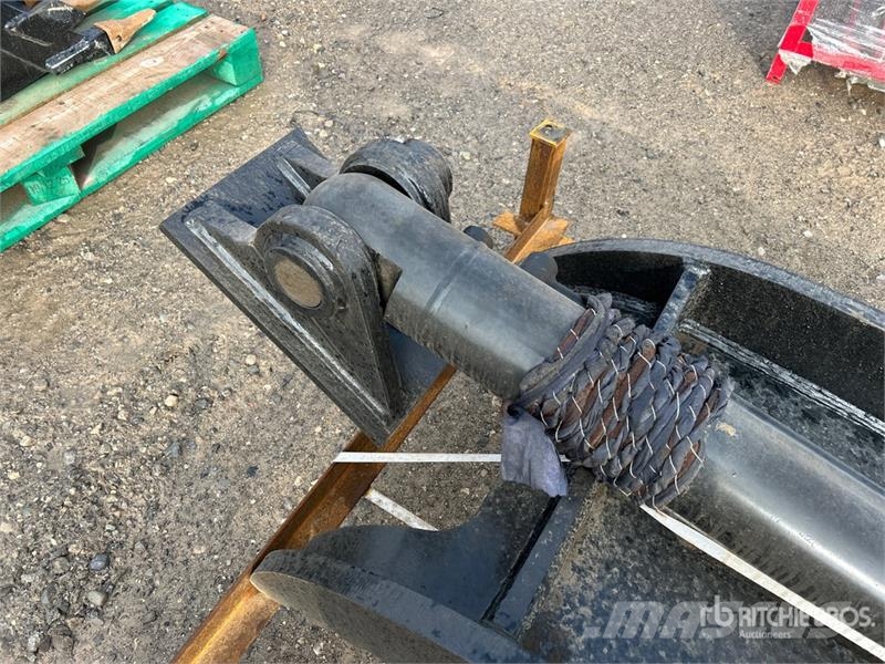 Trojan 35CL 23 in Excavator Thumb - Fits Cat 303, 303.5, Benne