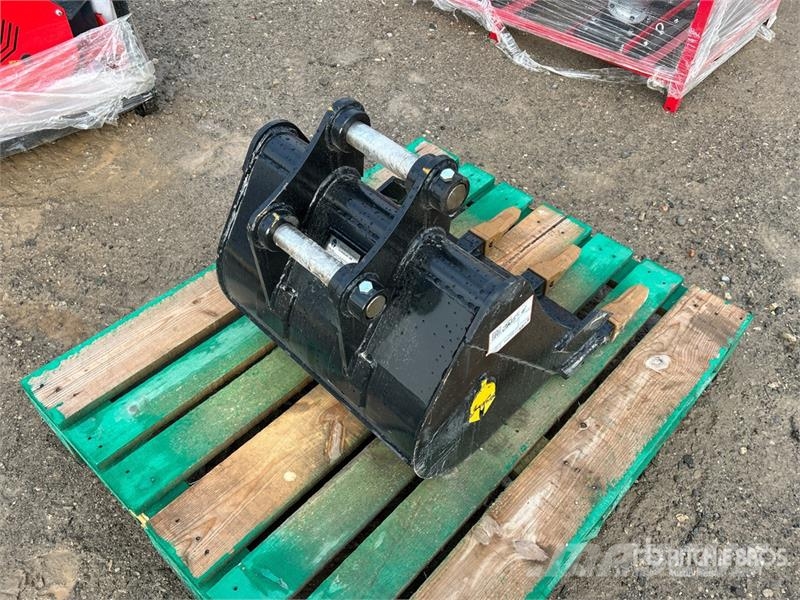 Trojan 35CL 23 in Q/C Digging Excavator Bucket - Fits Cat Benne