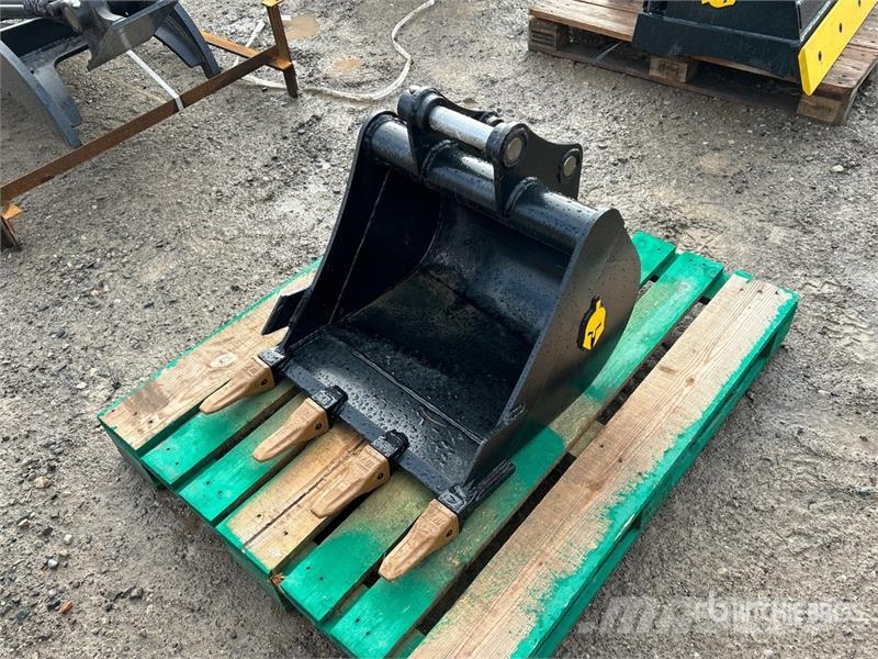 Trojan 35CL 23 in Q/C Digging Excavator Bucket - Fits Cat Benne