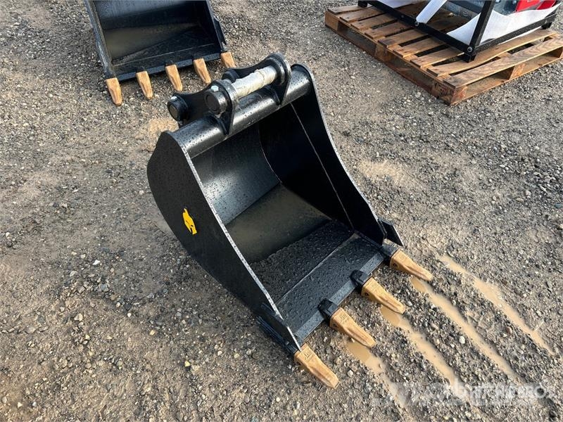 Trojan 35CL 24 in Digging Excavator Bucket - Fits Cat 303 Benne
