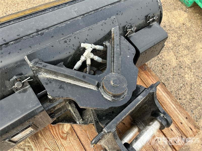 Trojan 35CL 42 in Q/C Hydraulic Tilting Excavator Bucket Kašike / Korpe